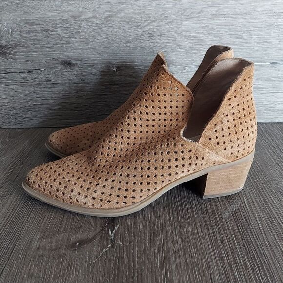 Steven by Steve Madden Danese Suede Leather Perforated Ankle Bootie 8.5 - Picture 3 of 8